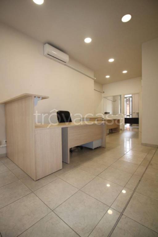 negozio in affitto a Torino in zona Lingotto