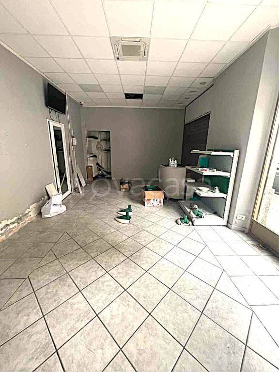 negozio in affitto a Torino in zona Pozzo Strada