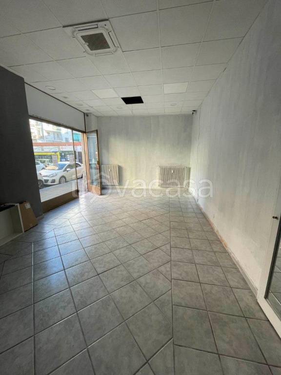 negozio in affitto a Torino in zona Pozzo Strada