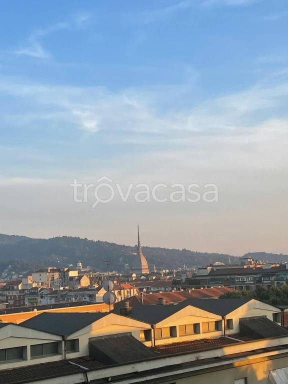 appartamento in affitto a Torino in zona Aurora
