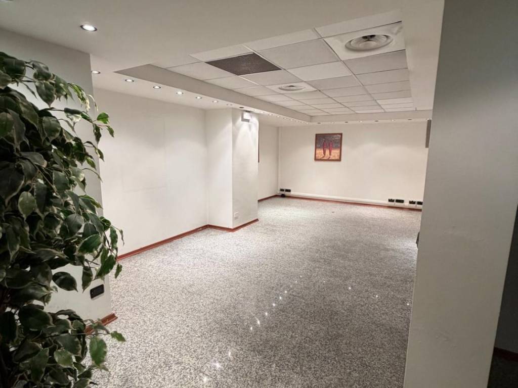 negozio in affitto a Torino in zona Borgata Vittoria