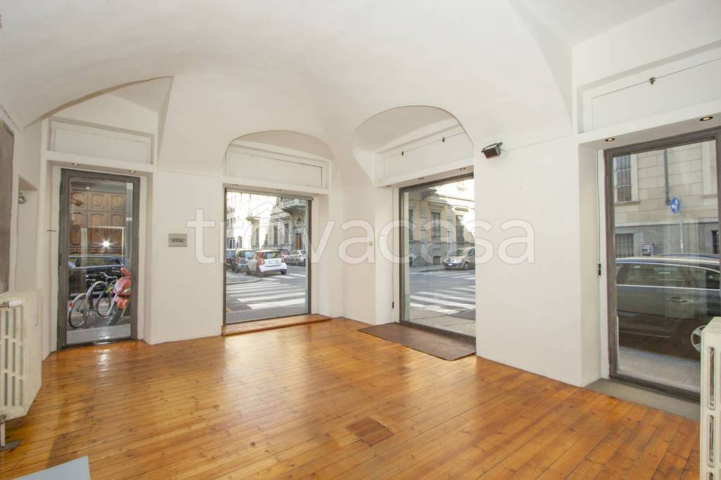 negozio in affitto a Torino