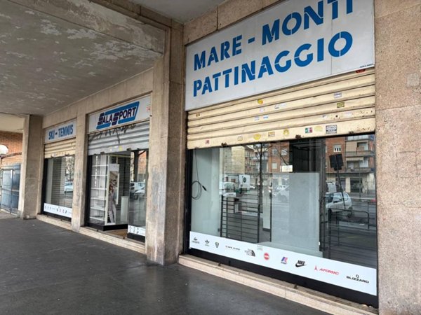 negozio in affitto a Torino in zona Mirafiori Sud