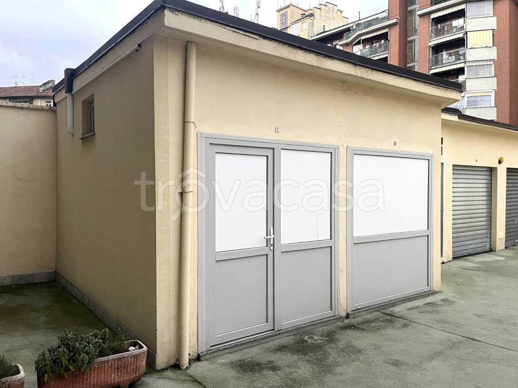 negozio in affitto a Torino in zona Borgo San Paolo
