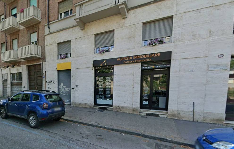 negozio in affitto a Torino in zona Cit Turin