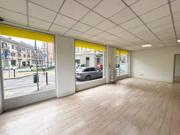 locale commerciale in affitto a Torino