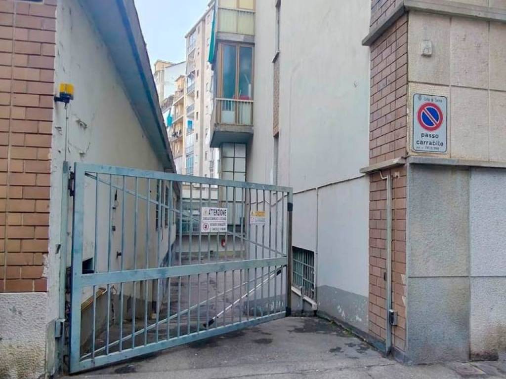 locale commerciale in affitto a Torino in zona Santa Rita