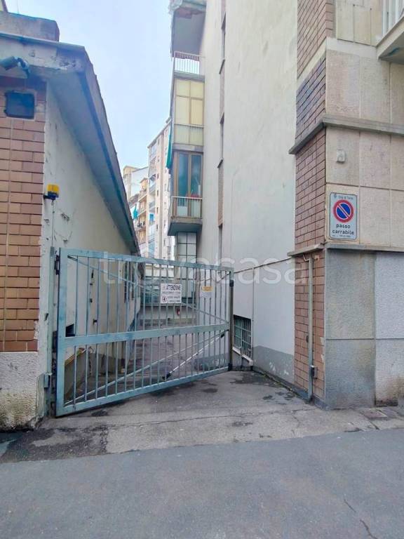 locale commerciale in affitto a Torino in zona Santa Rita