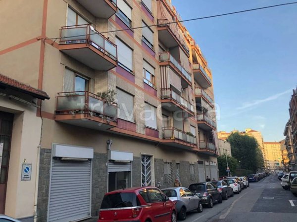 negozio in affitto a Torino in zona Rebaudengo