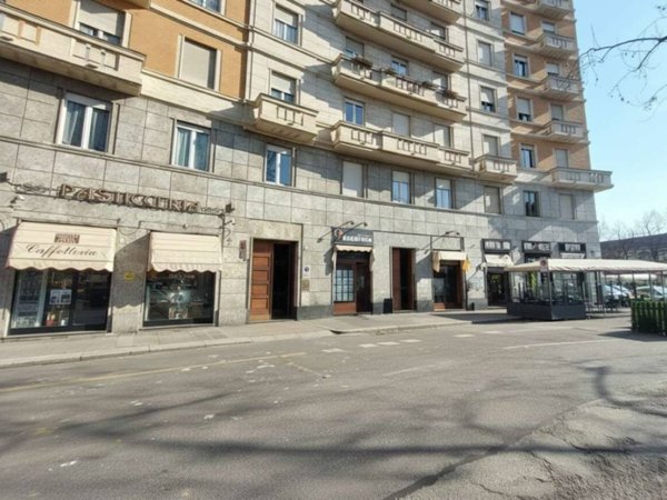negozio in affitto a Torino in zona Pozzo Strada