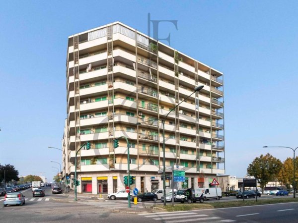 negozio in affitto a Torino in zona Rebaudengo