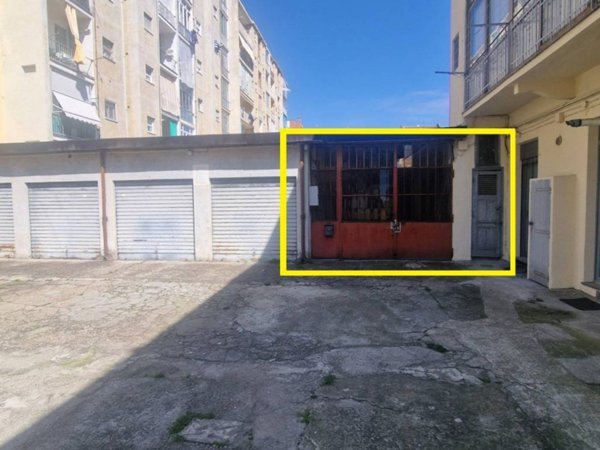 locale di sgombero in affitto a Torino in zona Santa Rita