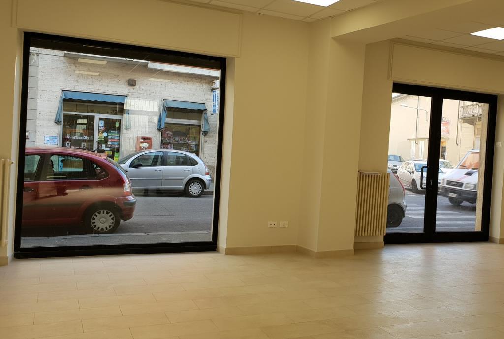 locale commerciale in affitto a Torino in zona Lucento