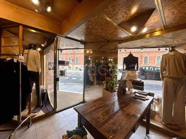 negozio in affitto a Torino in zona San Salvario