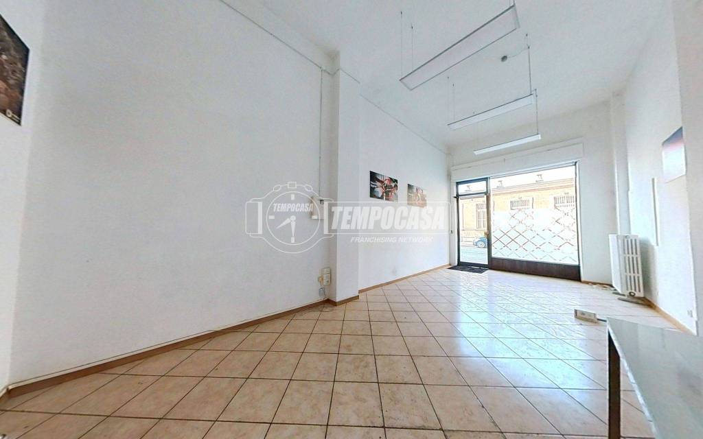 negozio in affitto a Torino in zona Regio Parco