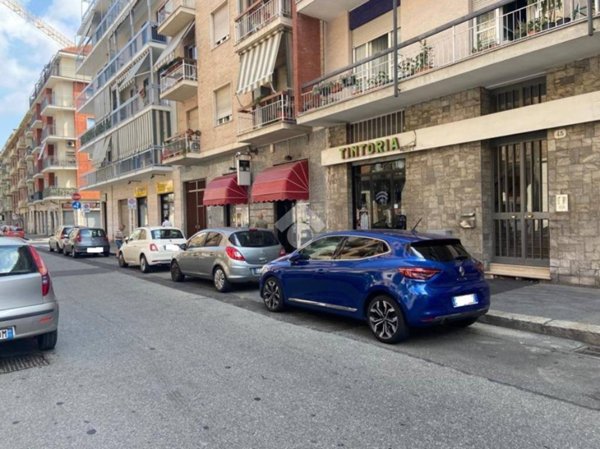 negozio in affitto a Torino in zona Pozzo Strada