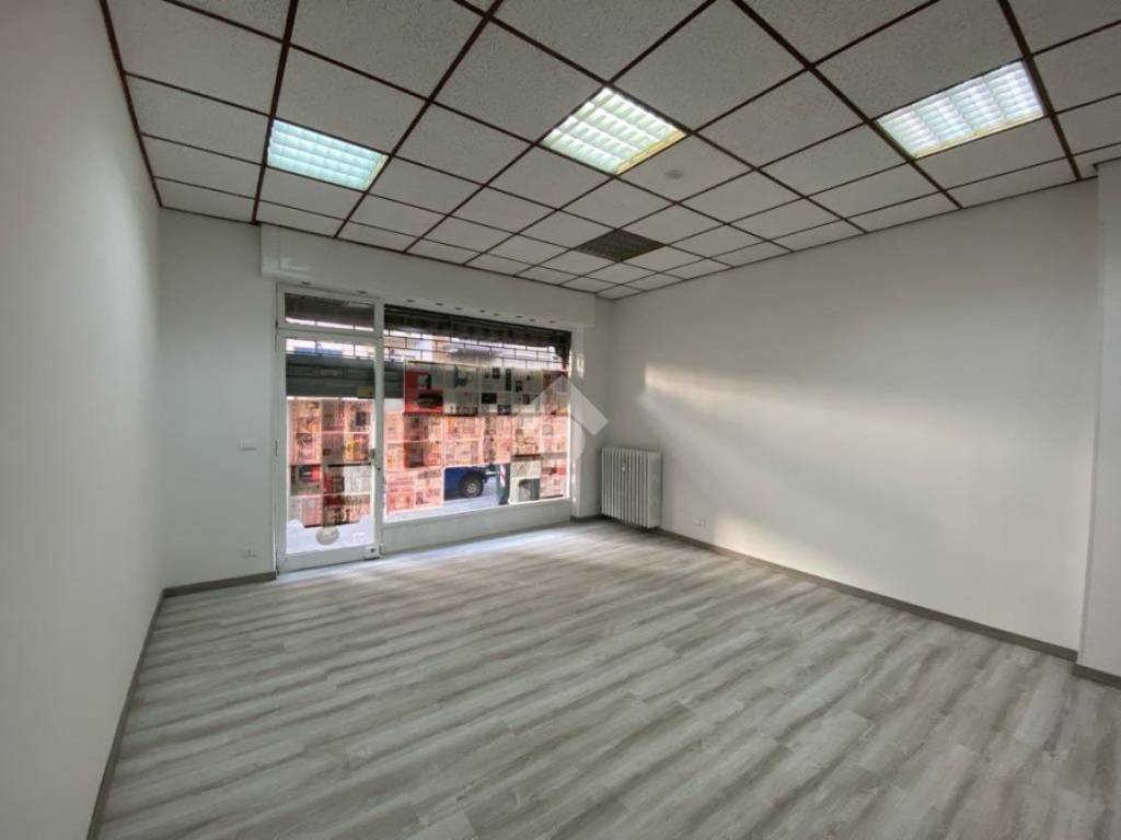 negozio in affitto a Torino in zona Parella