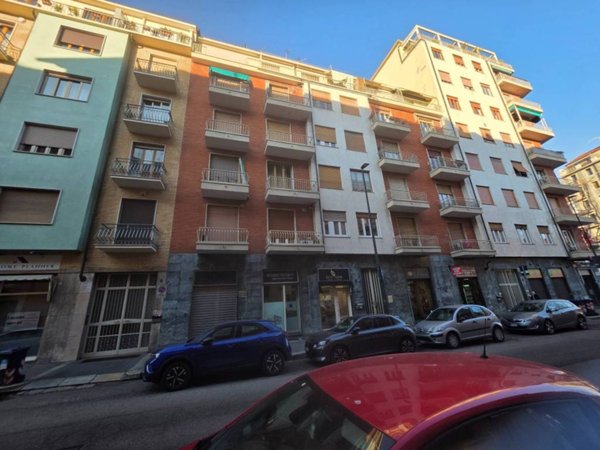 negozio in affitto a Torino in zona Pozzo Strada