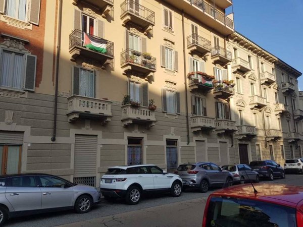 negozio in affitto a Torino in zona Cenisia