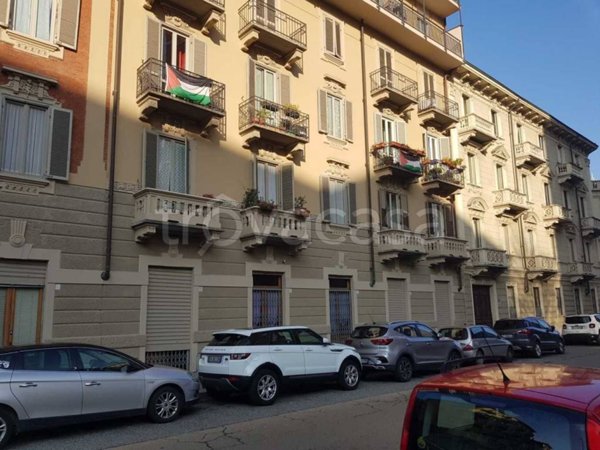 negozio in affitto a Torino in zona Cenisia