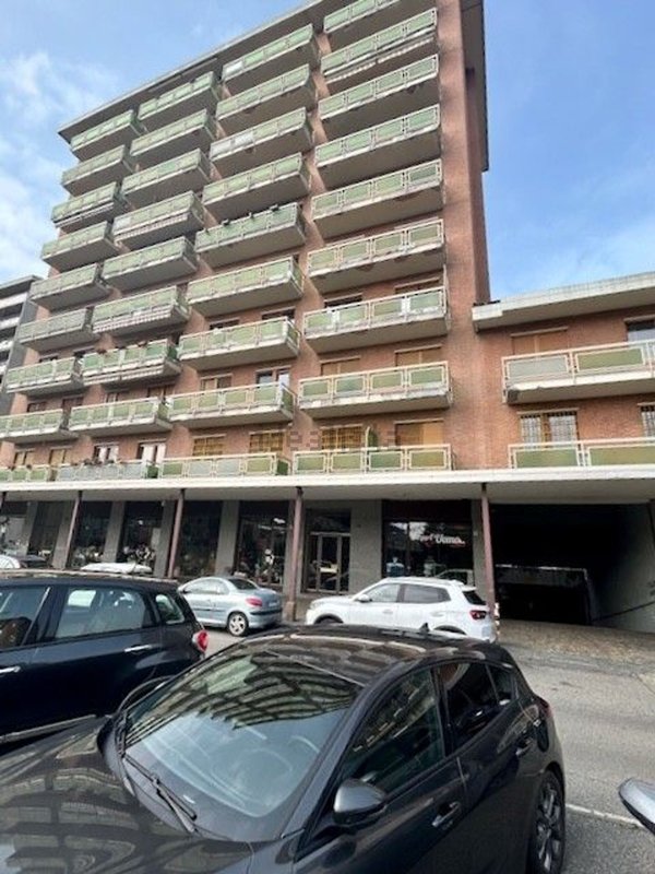 negozio in affitto a Torino in zona Mirafiori Sud