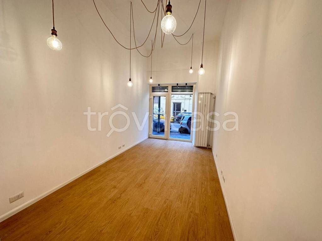 negozio in affitto a Torino in zona Parella