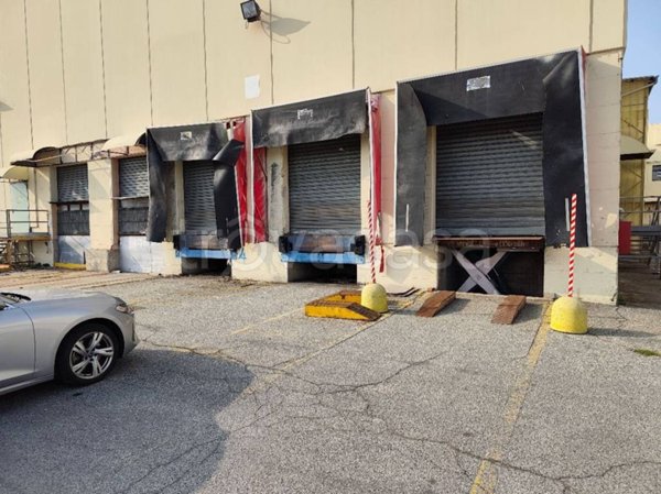 capannone in affitto a Torino in zona Falchera