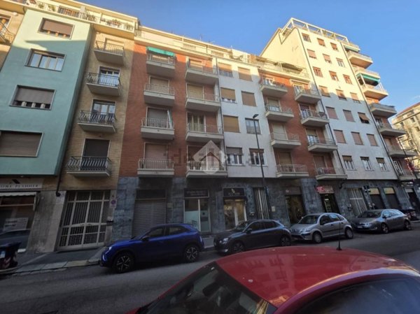 negozio in affitto a Torino in zona Parella