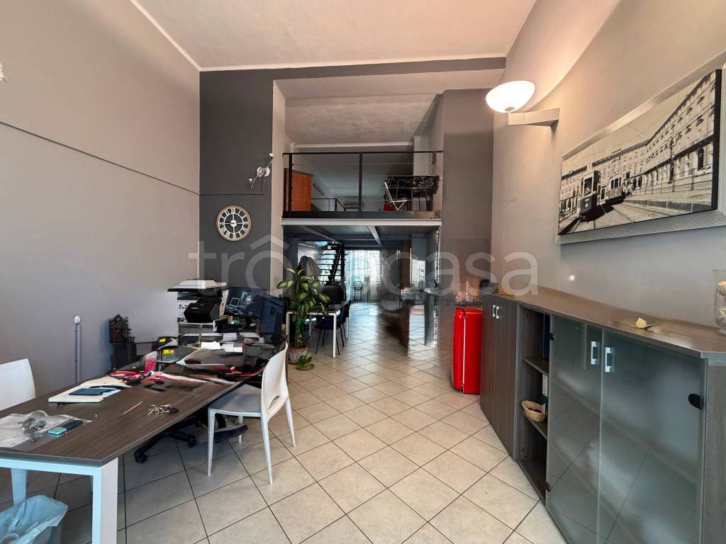 negozio in affitto a Torino in zona Rebaudengo