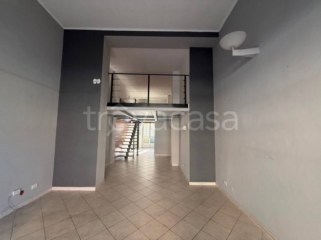negozio in affitto a Torino in zona Rebaudengo