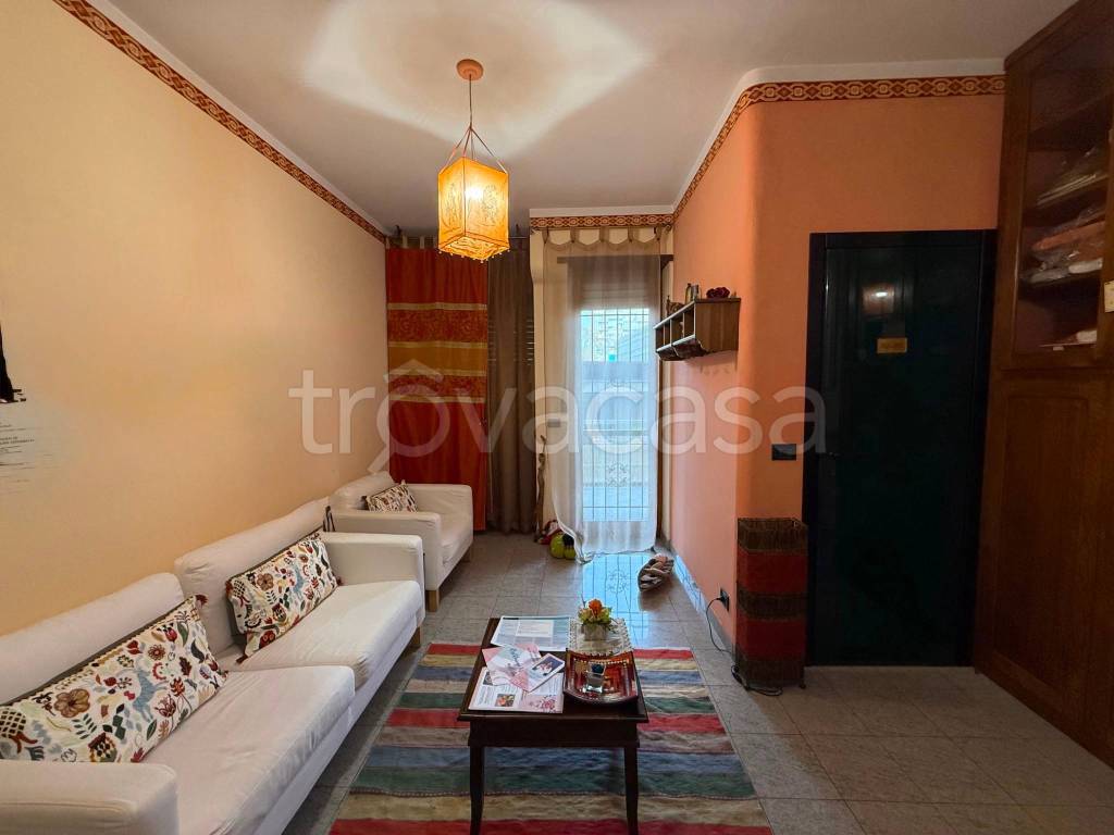 negozio in affitto a Torino in zona Regio Parco