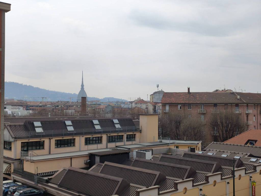 appartamento in affitto a Torino in zona Aurora