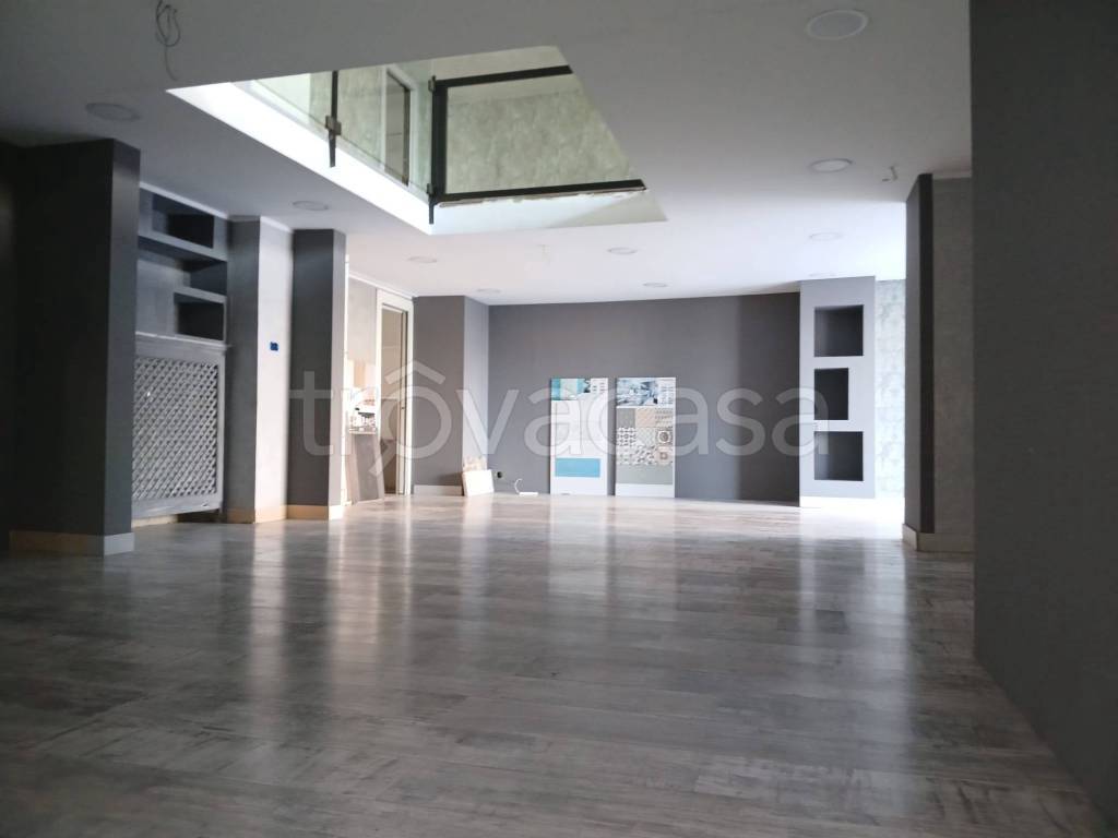 negozio in affitto a Torino in zona Madonna di Campagna