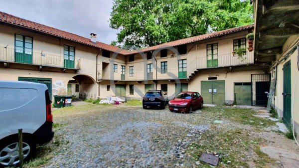 locale di sgombero in affitto a Torino in zona Rosa