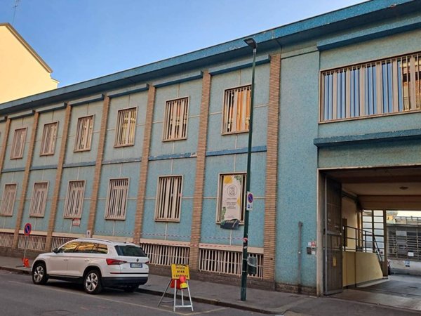 negozio in affitto a Torino in zona Parella