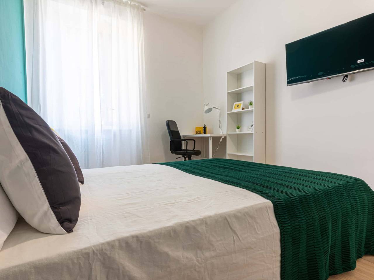 negozio in affitto a Torino in zona Cenisia