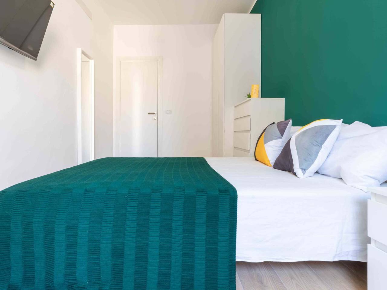 negozio in affitto a Torino in zona Cenisia