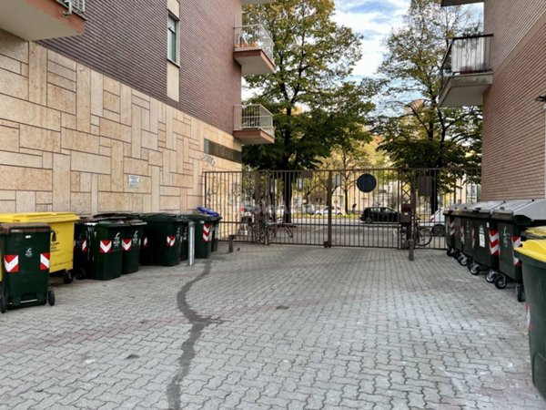 locale di sgombero in affitto a Torino in zona Mirafiori Sud