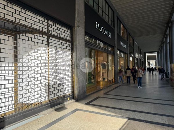 negozio in affitto a Torino in zona Centro Storico