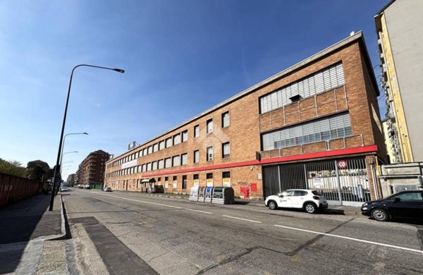 negozio in affitto a Torino in zona Madonna di Campagna