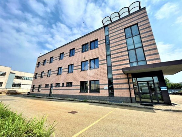 ufficio in affitto a Torino in zona Falchera