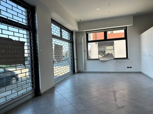 negozio in affitto a Torino in zona Mirafiori Sud