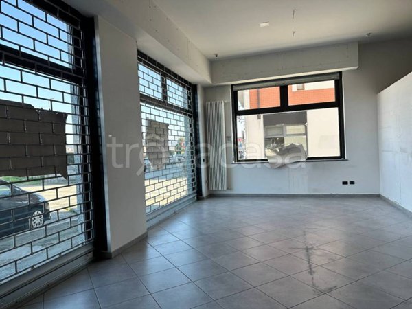 negozio in affitto a Torino in zona Mirafiori Sud