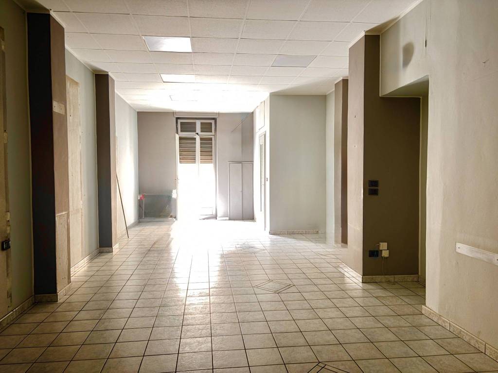 negozio in affitto a Torino in zona Borgata Vittoria