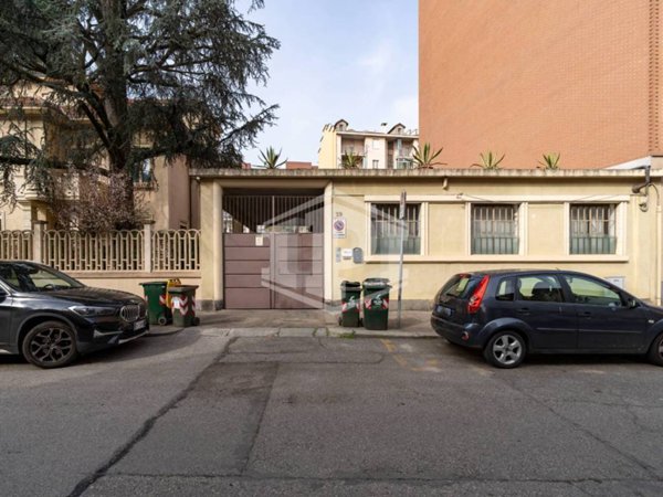 negozio in affitto a Torino in zona Parella