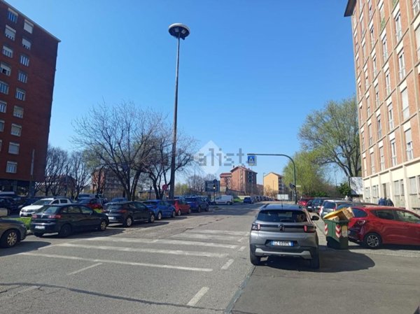 negozio in affitto a Torino in zona Mirafiori Sud