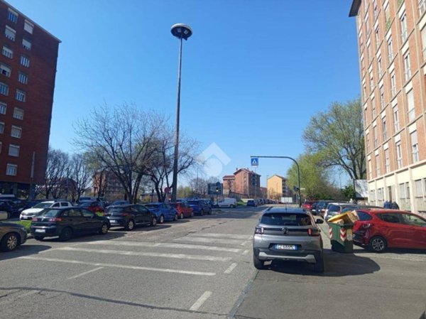 negozio in affitto a Torino in zona Mirafiori Sud