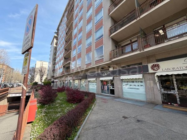 negozio in affitto a Torino in zona Pozzo Strada