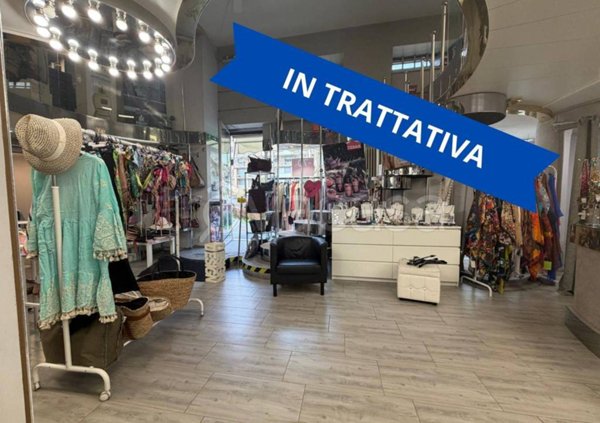 negozio in affitto a Torino in zona Pozzo Strada