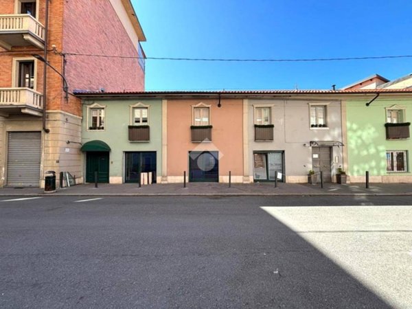 negozio in affitto a Torino in zona Borgata Vittoria